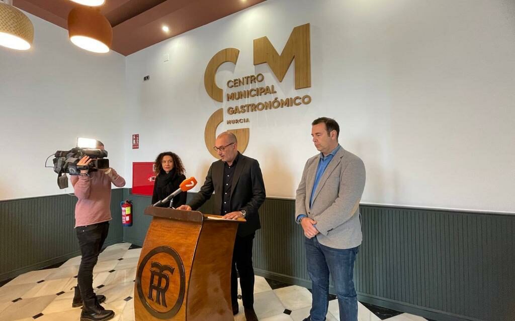 El Centro Municipal Gastronómico inaugura su programación de 2023 con un encuentro de chefs con Ferran Adrià