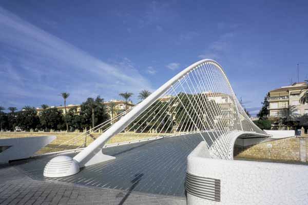 Recorrer el rio puente a puente,  Pasarela Jorge Manrique  - Turismo de Murcia