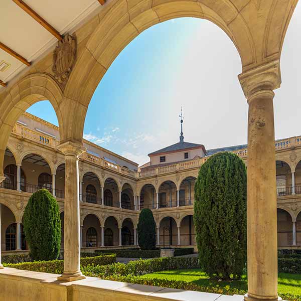 Claustro de la Merced, Facultad de Derecho, Universidad de Murcia - Turismo de Murcia