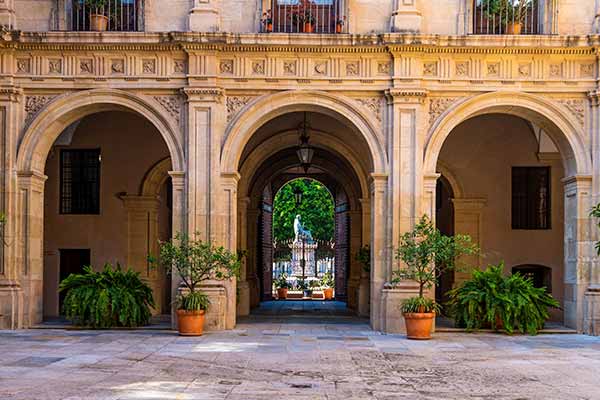 Palacio Episcopal Patio interior - Turismo de Murcia